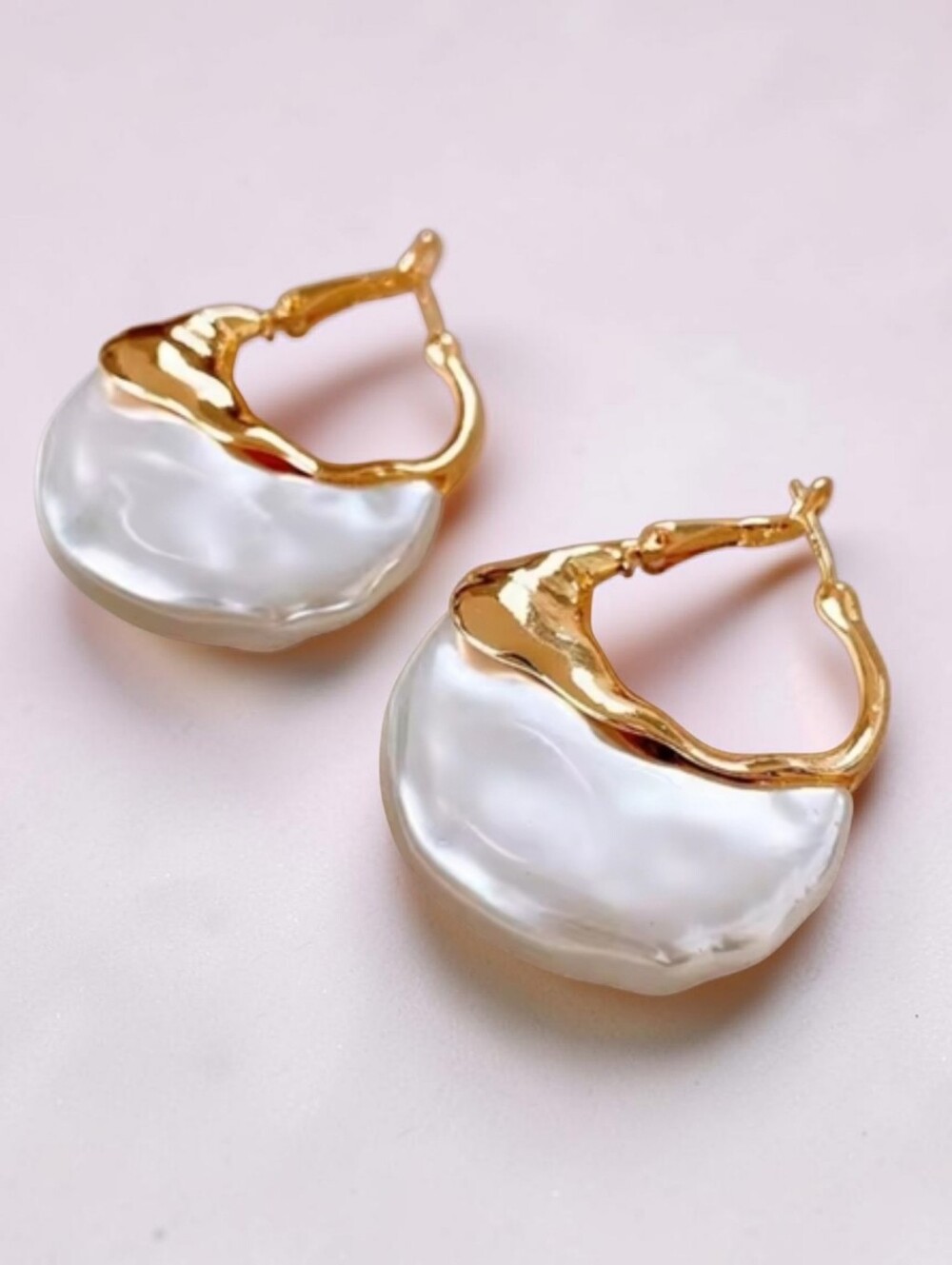 Wrinkled Bag Shape Simulated Pearls NWOT